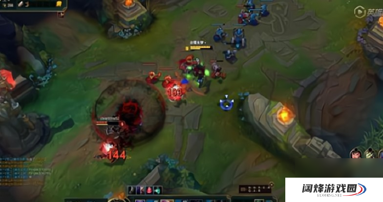 英雄联盟锁定视角是哪个键